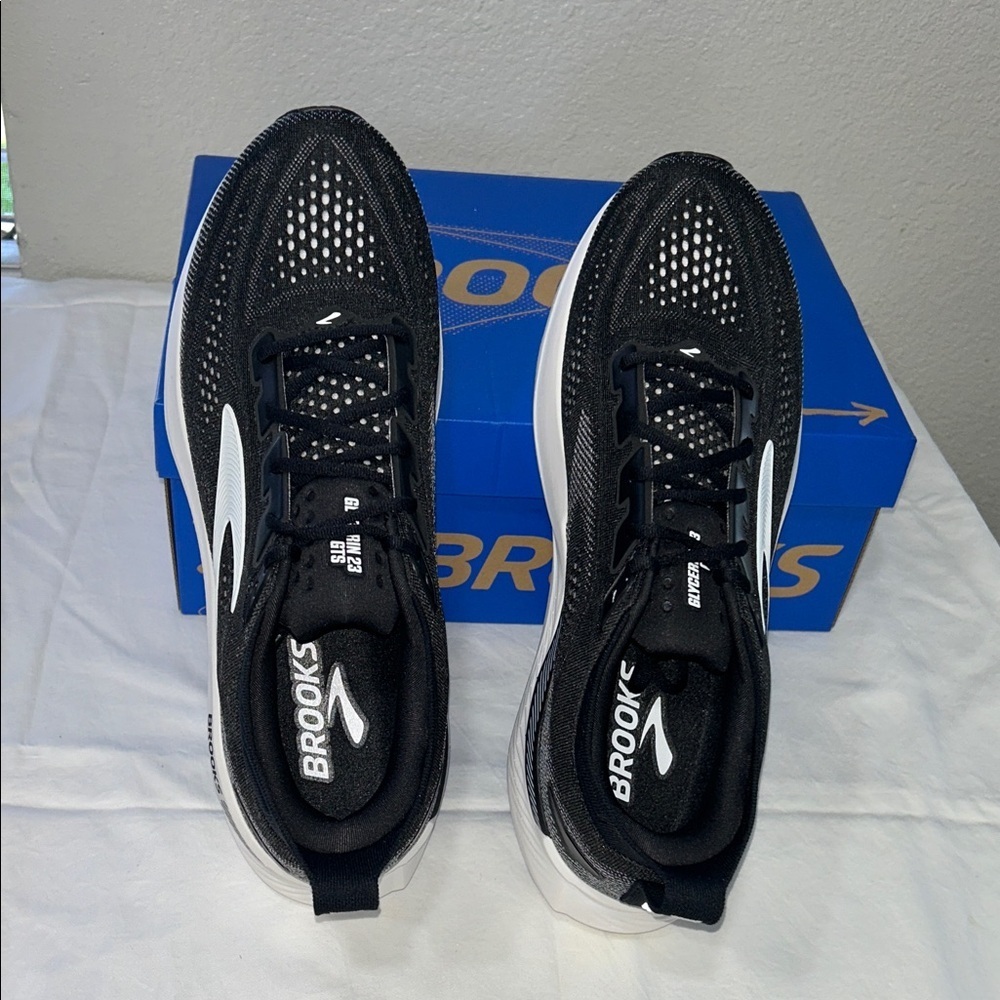 Brooks Men's Black and White Running Shoes - Picture 7 of 10